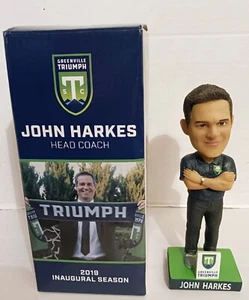 Entrenador de fútbol Greenville Triumph John Harkes Bobble Head temporada 2019 caja original - Imagen 1 de 10