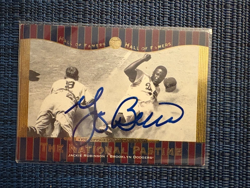 HOF JACKIE ROBINSON CARD AUTOGRAPHED BY YOGI BERRA UPPER DECK BASEBALL CARD - Image 1 of 2