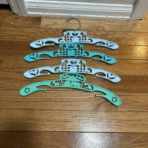 4 Vintage Child Kids Baby Blue Green Plastic Swivel Clothe Hangers Lambs & Fence - Picture 1 of 2