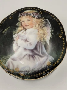 1997 Ardleigh Elliott Music Box "An Angel's Love" Plays Everything Is Beautiful. - Picture 1 of 9