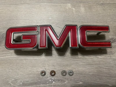 GMC Yukon Sierra Truck 1988-2000 Suburban parrilla delantera emblema insignia OEM  Foto 1 de 4