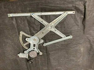 03-08 Toyota Corolla Right Front window Regulator with motor OEM - Picture 1 of 5