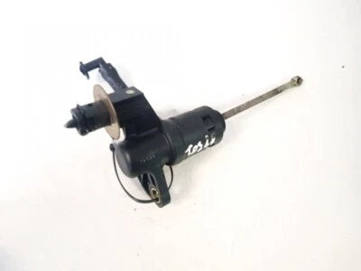 Audi A4 2001 Master clutch cylinder 8e1721401s, Genuine #1682707-25 — 第 1/4 张图片