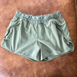 Ivivva by Lululemon Lightning Stride Short Sz 14 Sage Green - Picture 1 of 9