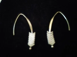 TOO KOOL 2 IN 14KT WHITE GOLD CLAD MOVING ARROW THREADER HOOP EARRINGS + BONUS - Picture 1 of 12
