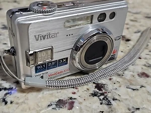 Vivitar VIVICAM-X30 10.0 MegaPixel with 3X Optical Zoom and 2.5 Inch LSD - Picture 1 of 11