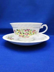 Vintage Teacup Krescent China Roses Teacup & Saucer Made in Japan Hand Painted - Picture 1 of 10