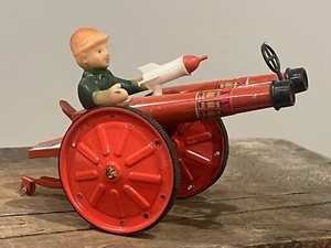 Vintage Samrat Top Double Barrel Gunner Red Metal Toy Working Condition (20B) - Picture 1 of 8