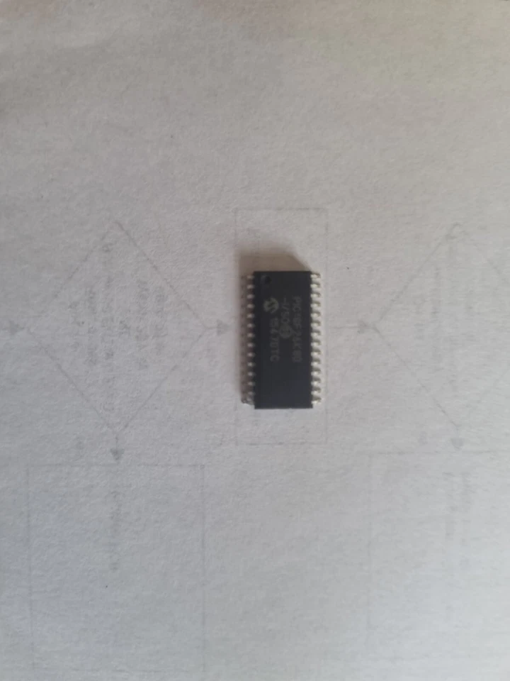 PIC18F26K80-I/SO  Micochip Surface Mount X99 - Image 1 of 4
