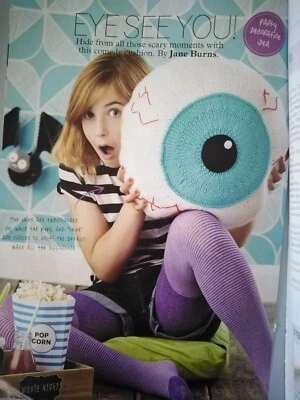 NOCHE DE CINE DE HALLOWEEN, Cojín, Zapatillas, Critters, I-Scream Acogedor - Mag Extraíble Foto 1 de 4