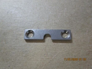 HOBART AFFILACOLTELLI PIASTRA DI BLOCCAGGIO POSTERIORE MODELLI 2612,2712,2812,2912 OEM# 00-439700 - Foto 1 di 1