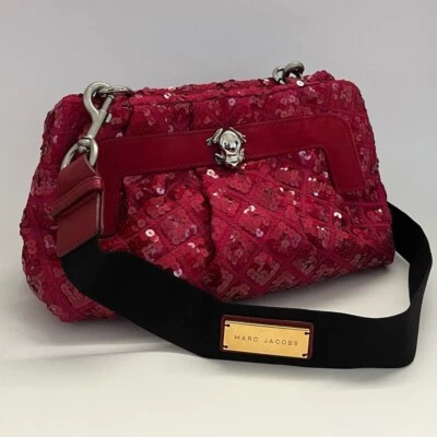 Bolsa tiracolo Marc Jacobs Catherine Clutch vermelha acolchoada com lantejoulas sapo Itália $2300 - Imagem 1 de 4
