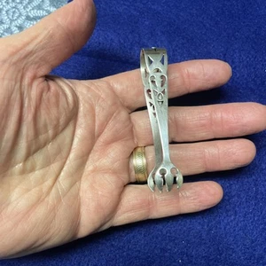 Simple Small Webster Sterling Silver Sugar Tongs - Picture 1 of 12