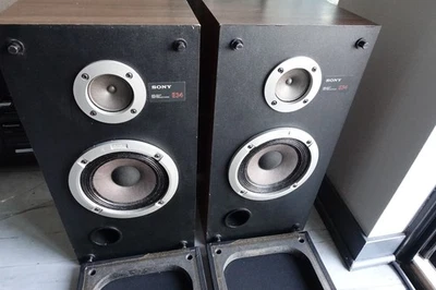 Vintage 1984 Sony SS-E34 Bass Reflex Bookshelf 2 Way Stereo Speakers -30W 8ohm - Image 1 of 4