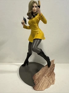 Star Trek Command Female Officer 1/7 scale 226mm Figure New No Box - Picture 1 of 6