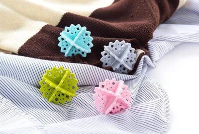 8 Pack Magik Colorful Snowflake-shaped Laundry Ball Washing Ball 5 cm/ 2 Inch - Image 1 of 4