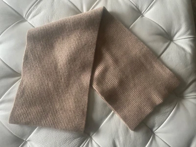 New $180 Banana Republic Curio 100% Cashmere Scarf Oatmeal Heather NWT Unisex - Image 1 of 2