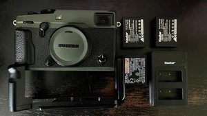 Fujifilm Fuji X-Pro2 Safari Green 24.3MP Mirrorless Camera Body + Extras - Picture 1 of 13