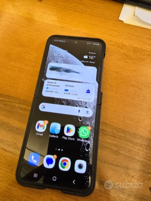 Samsung Galaxy Z Flip 6 - SM-F741BAKGEUE  12+256GB Grigio - Immagine 1 di 2