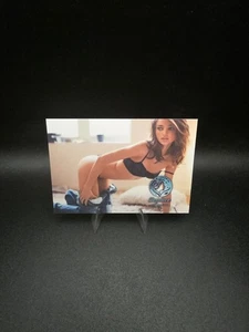Miranda Kerr #5 (2025) eXcess Elegance of Allure [Tarjeta de arte ACEO personalizada] - Imagen 1 de 2