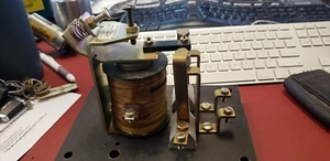 G E CONTACTOR RELAY IC2820-1701AA16 600 VOLT MAX 1701AA16 ( H) - Picture 1 of 9