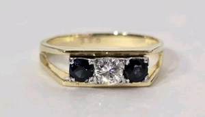18ct Gold Three Stone Dress Ring. Claw set with a Diamond & two Blue Sapphires - Picture 1 of 23
