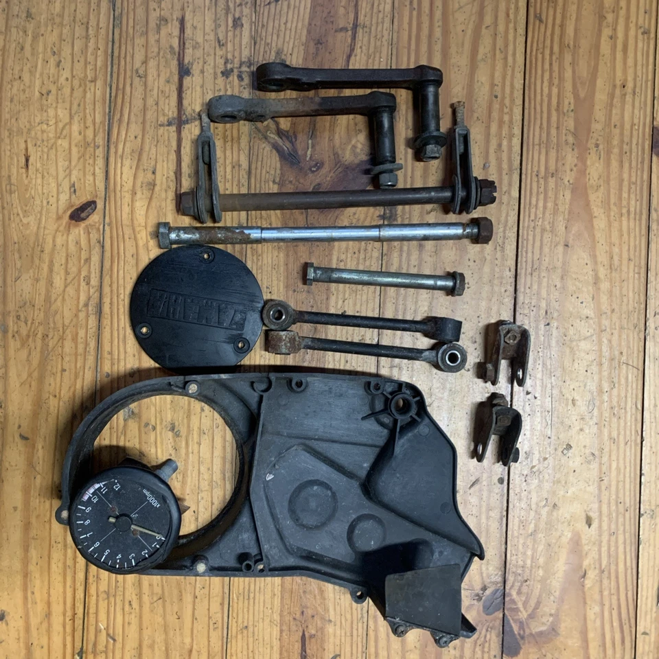 Yamaha RZ350 1985 herrajes diversos. Pernos, tuercas, arandelas. Ver fotos. Foto 1 de 1