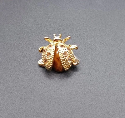 Broche prendedor de insectos Ladybug marrón estrás Betsey Johnson Foto 1 de 4