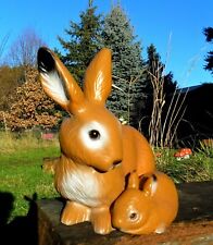 Gartenfigur Hase Häsin mit Baby Kunststoff Braun Bruchsicher Garten Dekoration