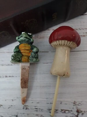 Керамические украшения для двух садовых кольев зеленая черепаха и красный гриб коттеджкор - Изображение 1 из 4