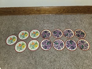 Set 13 sottobicchieri litografici latta floreale vintage cocktail bar festa metallo traforato - Foto 1 di 11