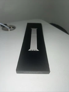 Original Apple Watch Nike Sport Loop Band Summit White 44MM - Photo 1 sur 1