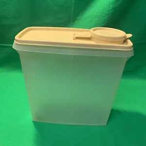 Vintage Tupperware Cereal Keeper 2 Quart Storage Container w/Lid Yellow 469 A3 - Picture 1 of 5
