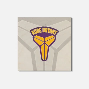 Montaña rusa cuadrada de madera Koby Bryant con nombre con logotipo Grunge de 4"" X 4"" - Imagen 1 de 3