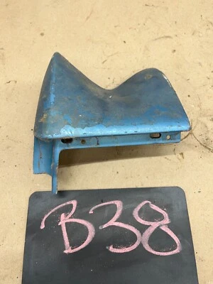 1970 Buick Wildcat guardabarros delantero derecho extensión Lesabre Electra faro pc Foto 1 de 4