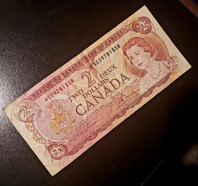 1974 CANADIAN TWO 2 DEUX  DOLLARS BANKNOTE. CRISPY LIGHTLY CIRCULATED BANK NOTE - Image 1 of 2