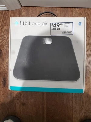Умные цифровые весы Fitbit FB203BK Aria Air - черные - Изображение 1 из 2