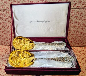 Vintage 2er Set Godinger Silberschmiede Erdbeere Servierlöffel ~ Neu aus altem Lagerbestand in Filzbox - Bild 1 von 20