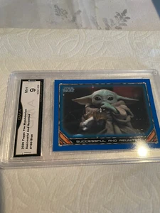 Topps the Mandalorian Blue Baby Yoda 2020 Success and Reunited # 100 grado 9 - Imagen 1 de 2