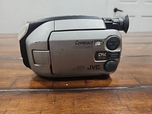 JVC Videomovie GR-AXM700U VHS-C Video Camera Camcorder NO Charger Untested - Picture 1 of 5