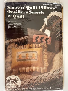 Almohadas de edredón Rainbow Hill Smoc n' de 1980 patrón 30-5081 sin cortar - Imagen 1 de 2