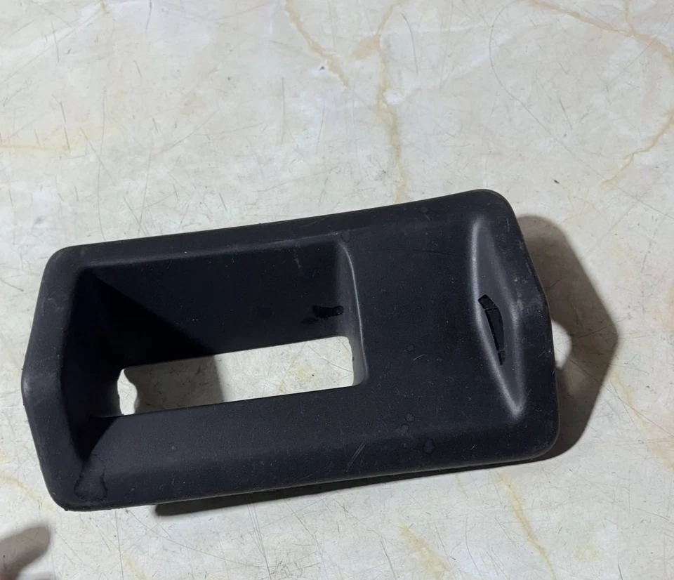 VW Caddy III Furgon 2KA, 2KH, handle to open the sliding door 32565467-OSR 2010 - Image 1 of 4