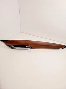 Manija del panel de la puerta lateral del pasajero Cadillac XT5 2017/24 con moldura de madera interruptor N OEM. - Imagen 1 de 16