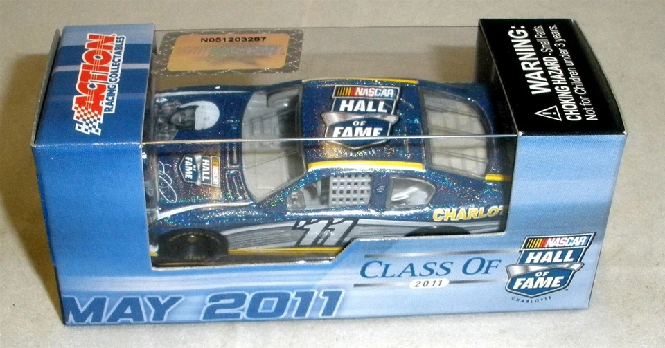 1:64 ACCIÓN '11 NASCAR SALÓN DE LA FAMA CLASE NHOF DE 2011 LEE PETTY HOF NUEVO EN CAJA Foto 1 de 3