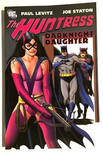 DC Comics~THE HUNTRESS: DARKNIGHT DAUGHTER~2006~TPB~ First Print ~LEVITZ~HTF~NM - Picture 1 of 12