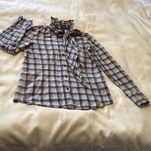 Lauren Jeans Co. Women’s Gray Ivory Plaid Button Up Ruffle Collar L/Sleeve Sz M - Picture 1 of 9