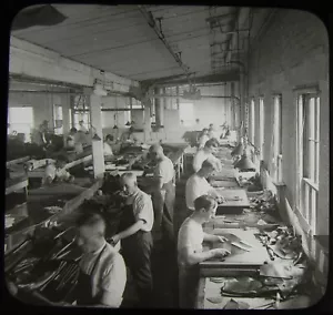 Glass Magic Lantern Slide MAKING HIGH QUALITY SHOES MASSACHUSETTS C1910 PHOTO - Picture 1 of 2