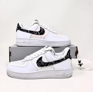 Nike Air Force 1 Low Blanco Negro Paisley Swoosh (2021) - Talla 6.5 Mujer - NUEVO - Imagen 1 de 6