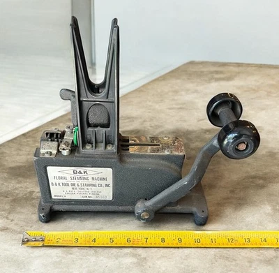 De colección B & K Tool Die & Stamping Co. Modelo H Herramienta de selección Máquina de tallo floral  Foto 1 de 4
