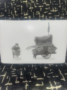Dept 56 Dickens Village Series Chelsea Market Fruit Monger & Cart #58130 Mint - Bild 1 von 5